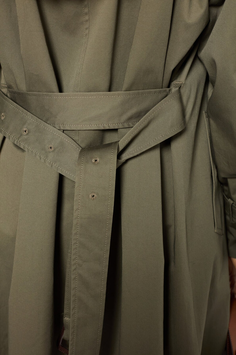 gabardina larga color caqui - serge