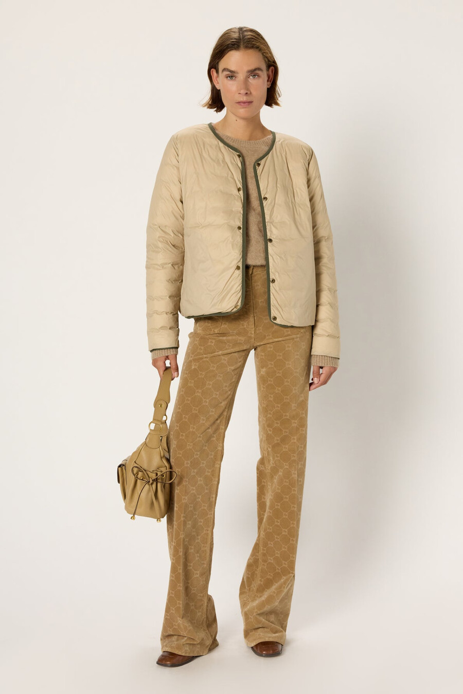 chaqueta corta reversible de plumas - letitia