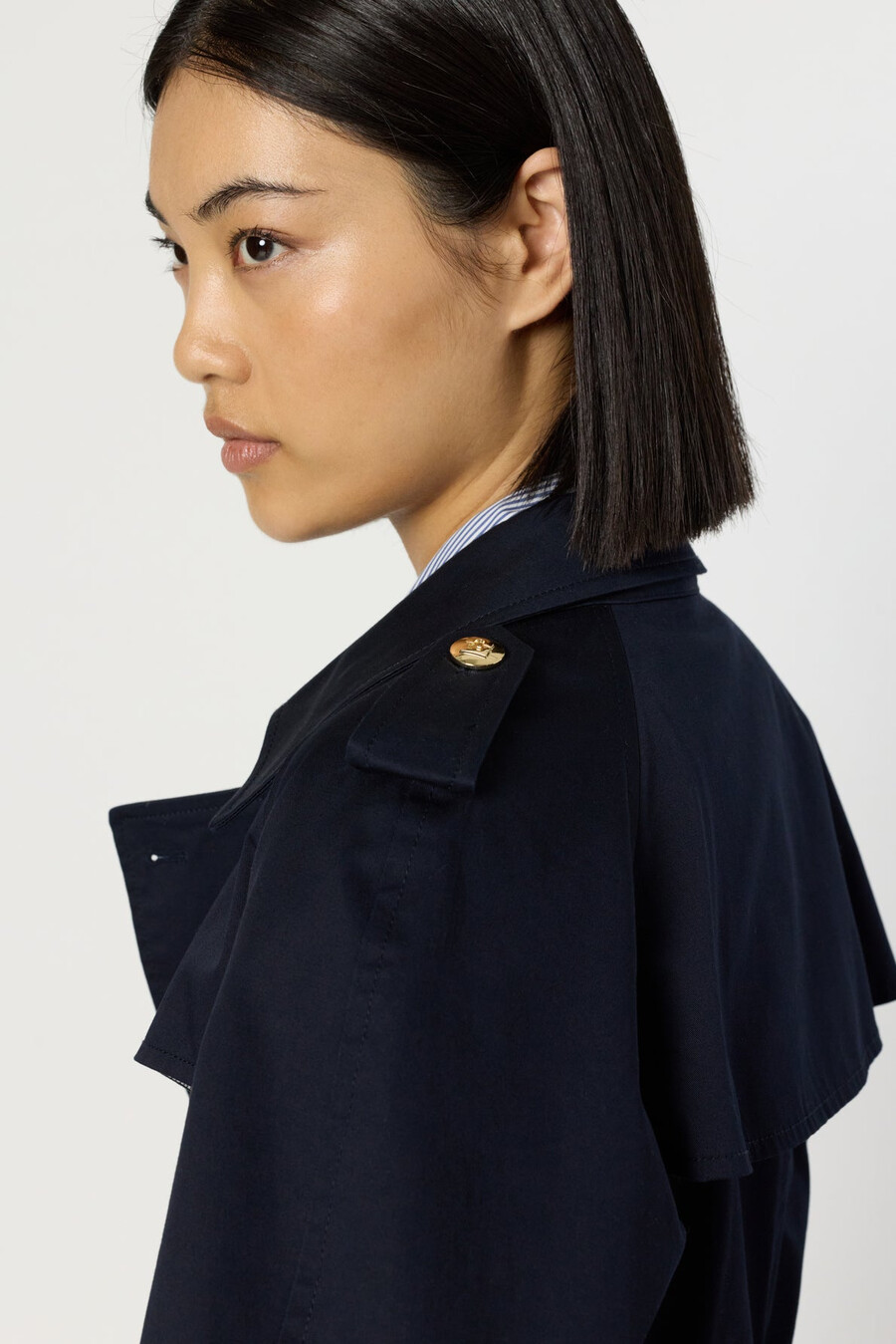gabardina con botones dorados - serge
