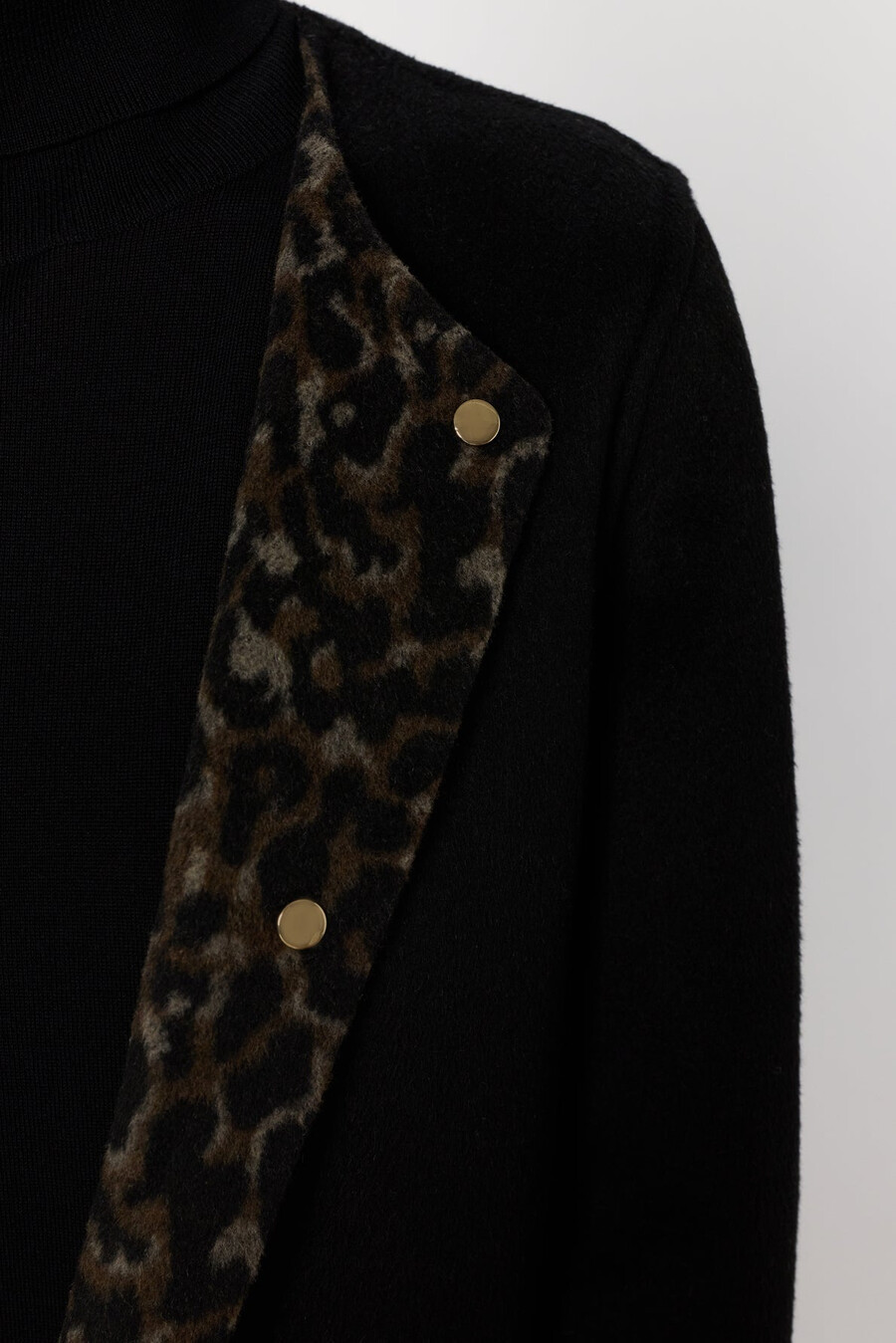 abrigo reversible liso y leopardo - matilda