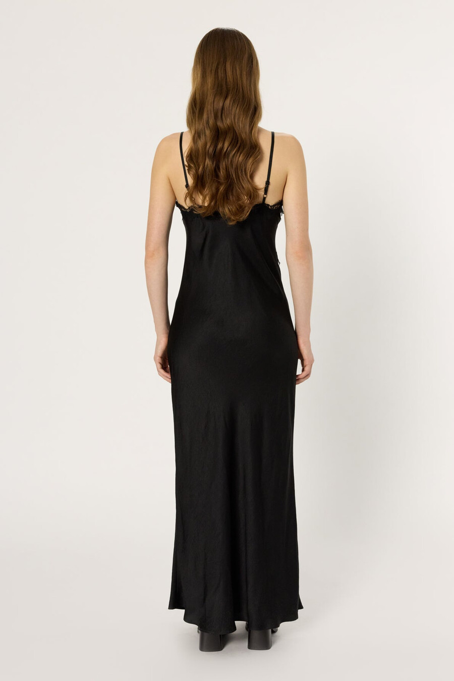 vestido largo con tirantes finos y encaje - lou