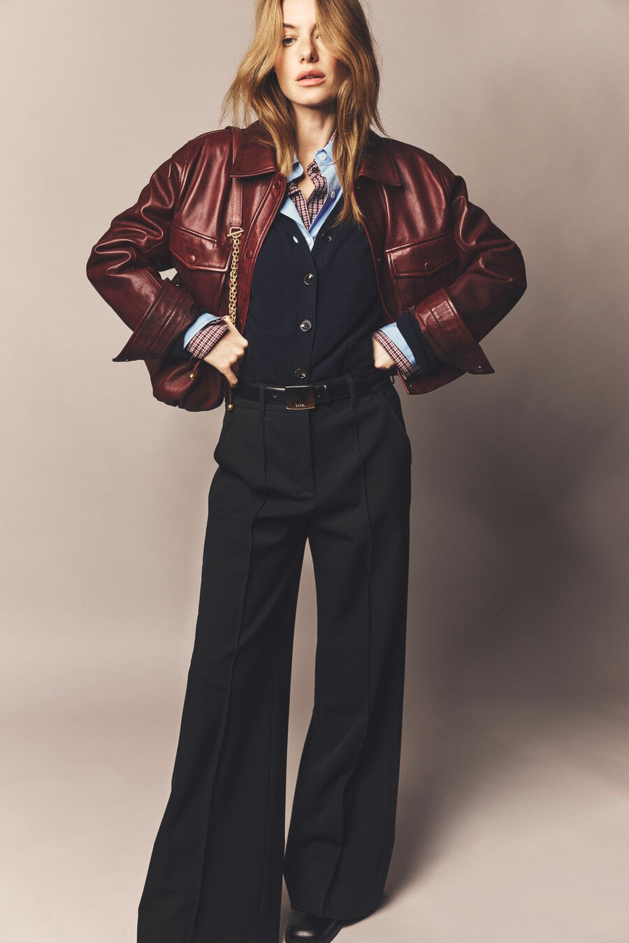chaqueta de cuero burdeos cropped - noeve