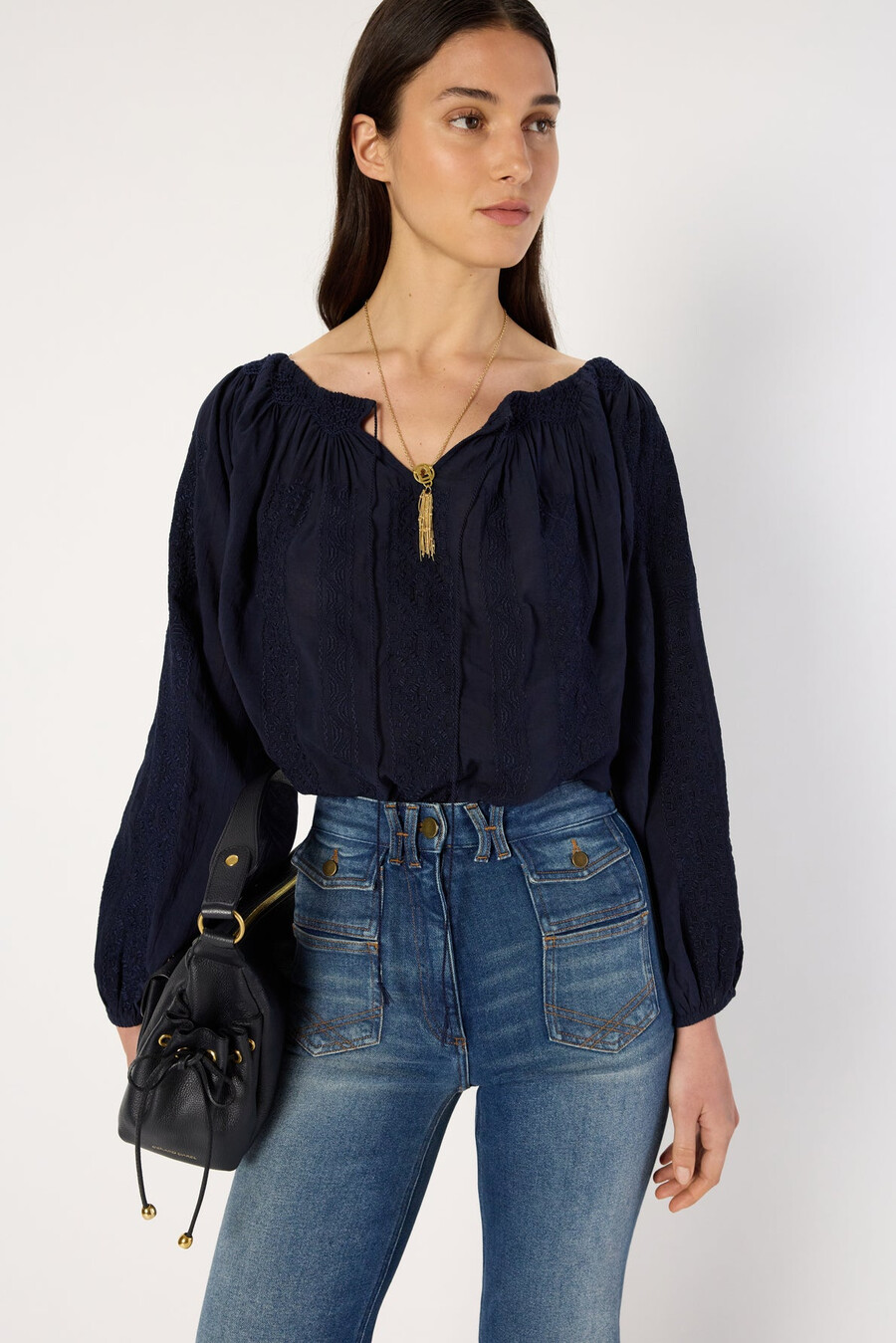 blusa bordada con escote amplio - aglae