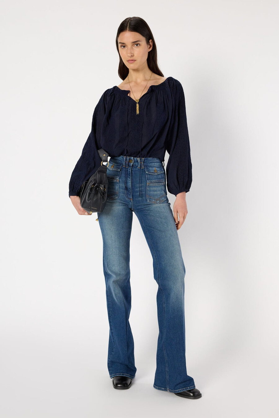 blusa bordada con escote amplio - aglae