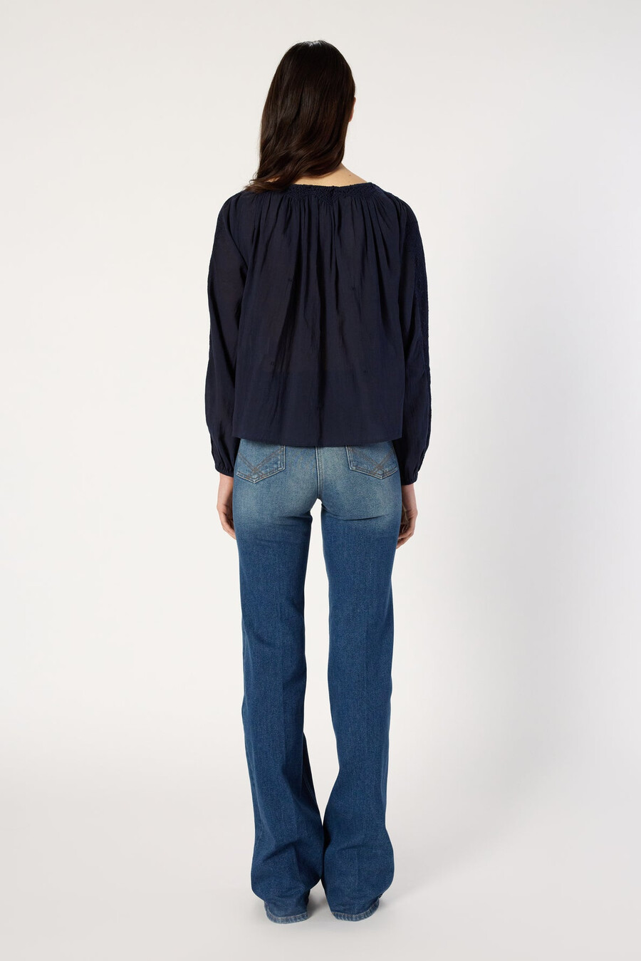 blusa bordada con escote amplio - aglae