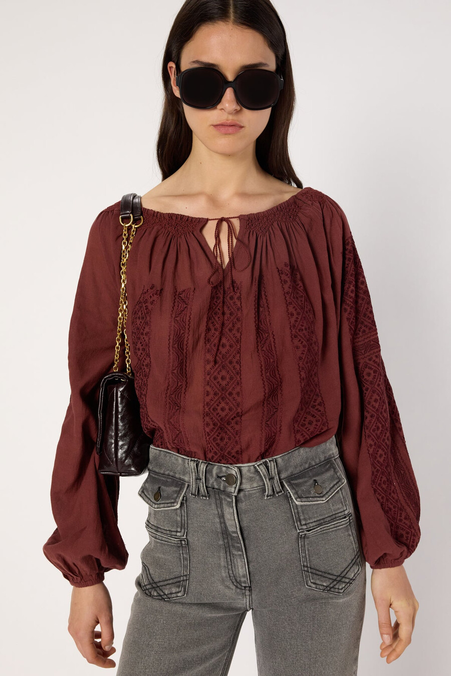 blusa bordada con escote amplio - aglae