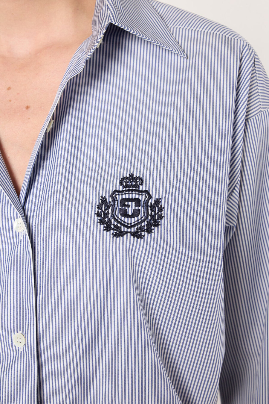 camisa de algodón a rayas con escudo - alison